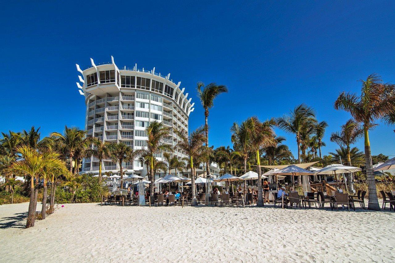 Bellwether Beach Resort St. Pete Beach Esterno foto