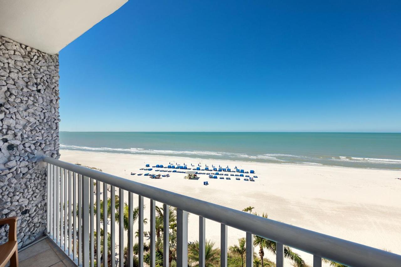 Bellwether Beach Resort St. Pete Beach Esterno foto