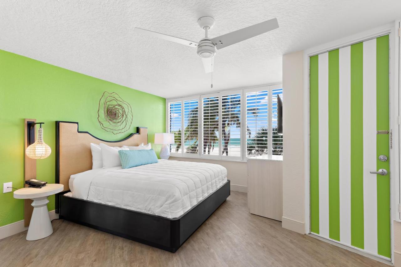 Bellwether Beach Resort St. Pete Beach Esterno foto