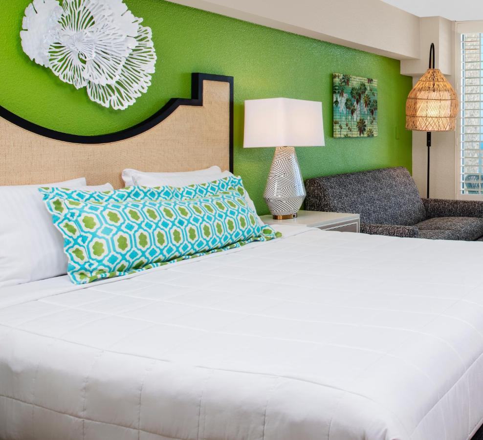 Bellwether Beach Resort St. Pete Beach Esterno foto