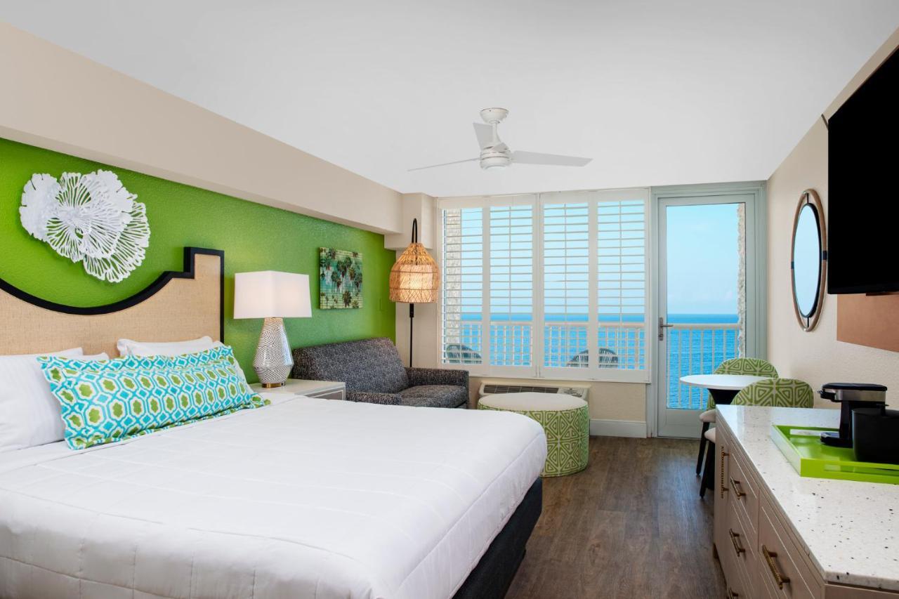 Bellwether Beach Resort St. Pete Beach Esterno foto