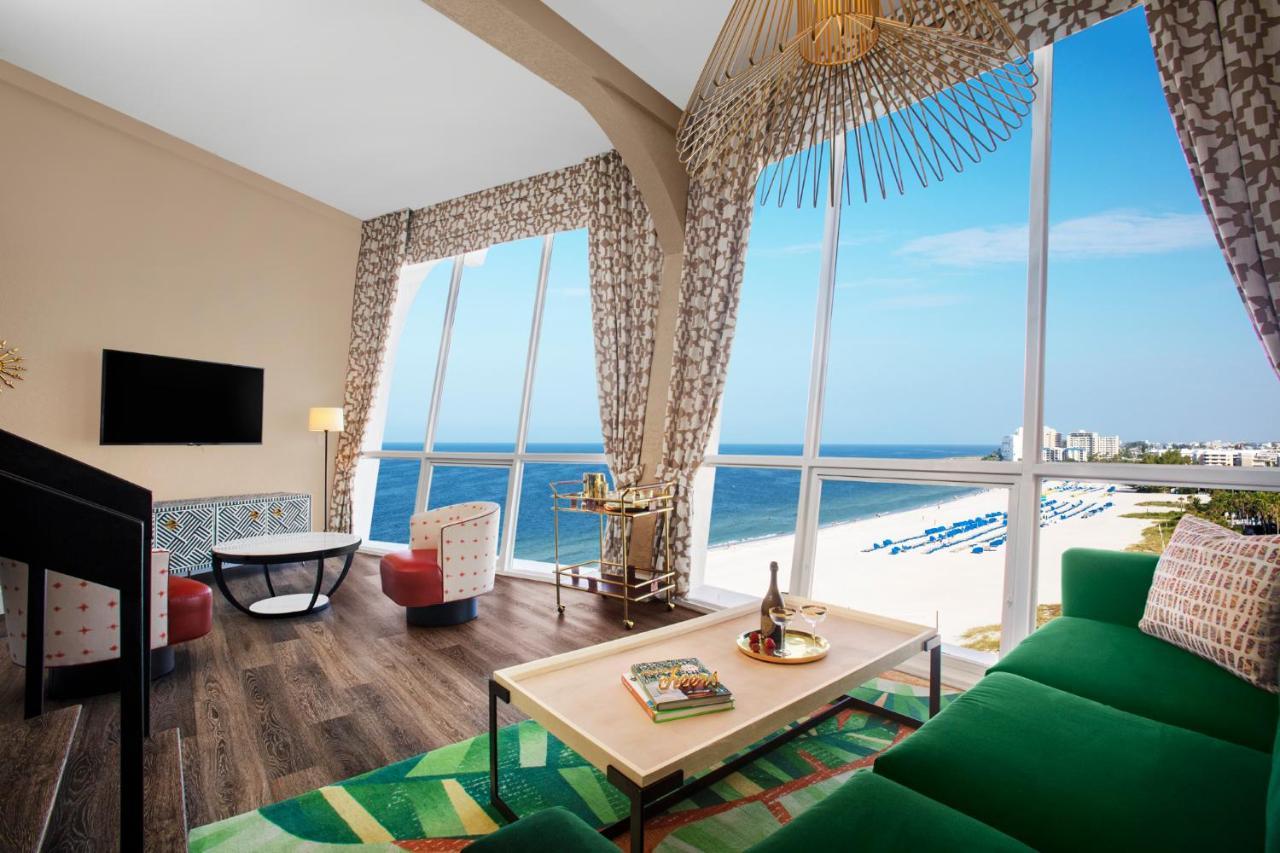 Bellwether Beach Resort St. Pete Beach Esterno foto