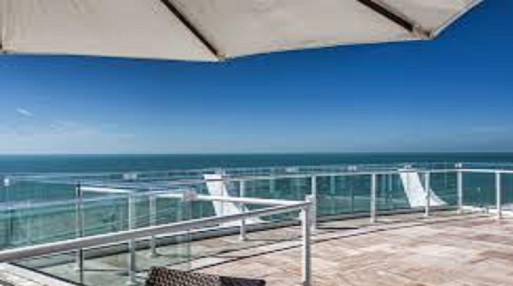 Bellwether Beach Resort St. Pete Beach Esterno foto