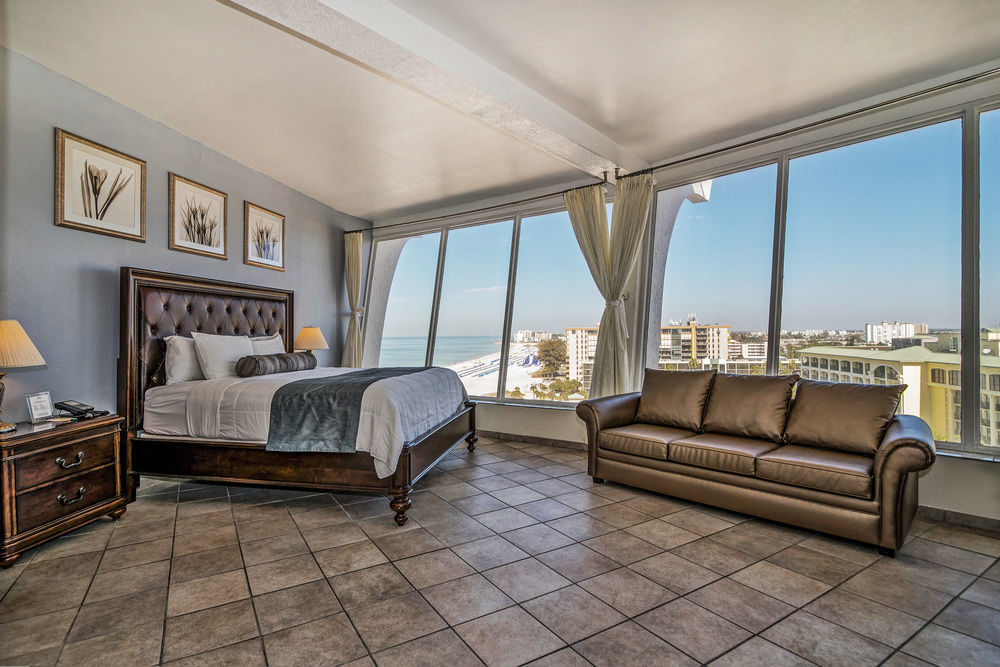 Bellwether Beach Resort St. Pete Beach Esterno foto