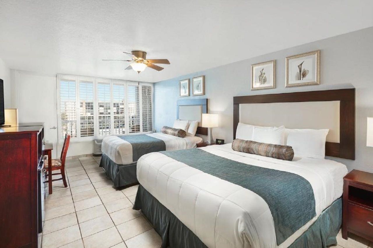 Bellwether Beach Resort St. Pete Beach Esterno foto
